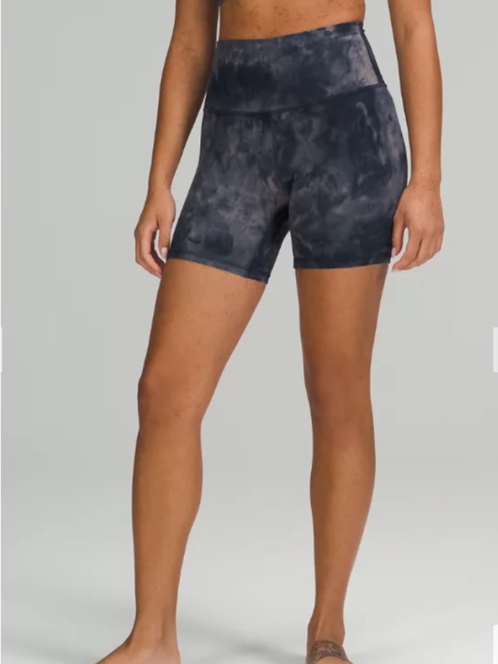 Lululemon 6" align short